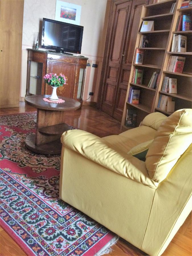 Oscar Apartment Napoli Bagian luar foto