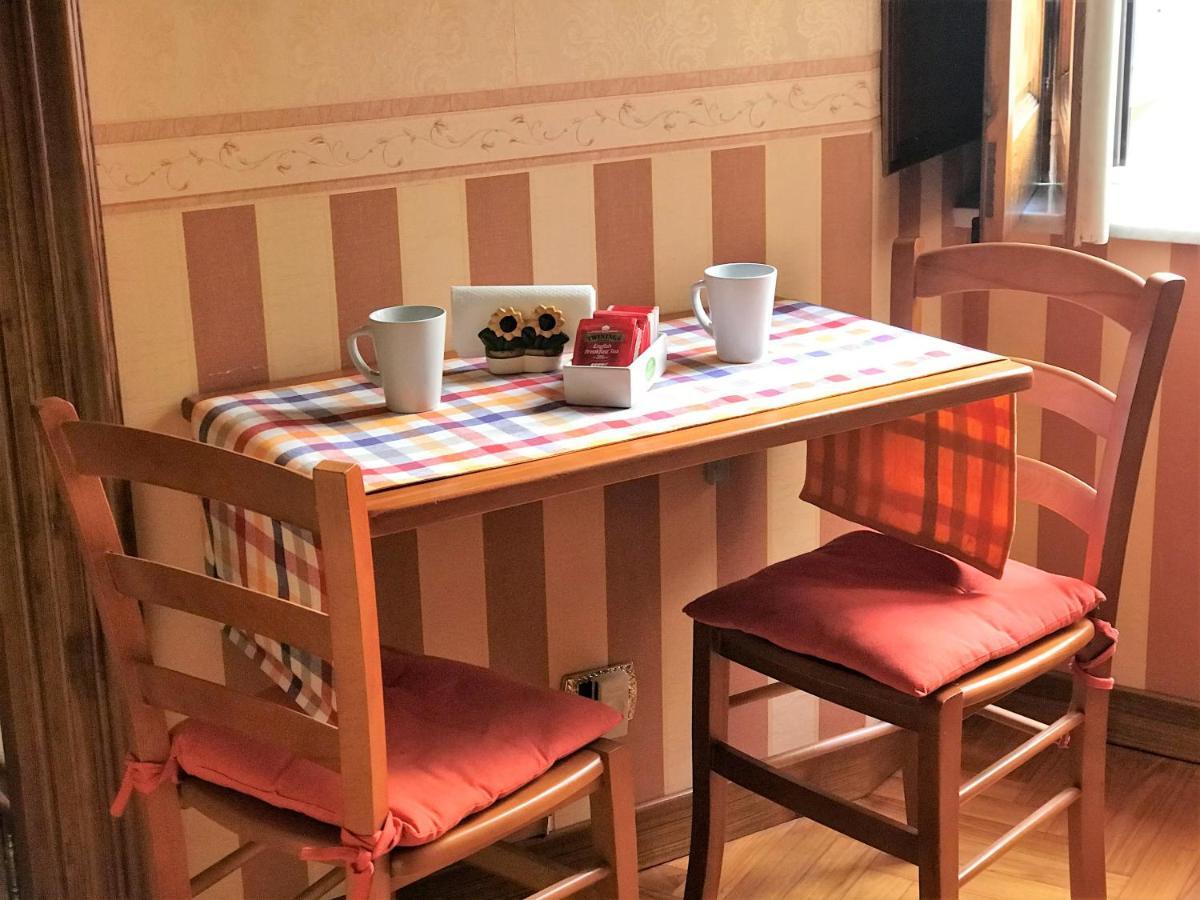 Oscar Apartment Napoli Bagian luar foto